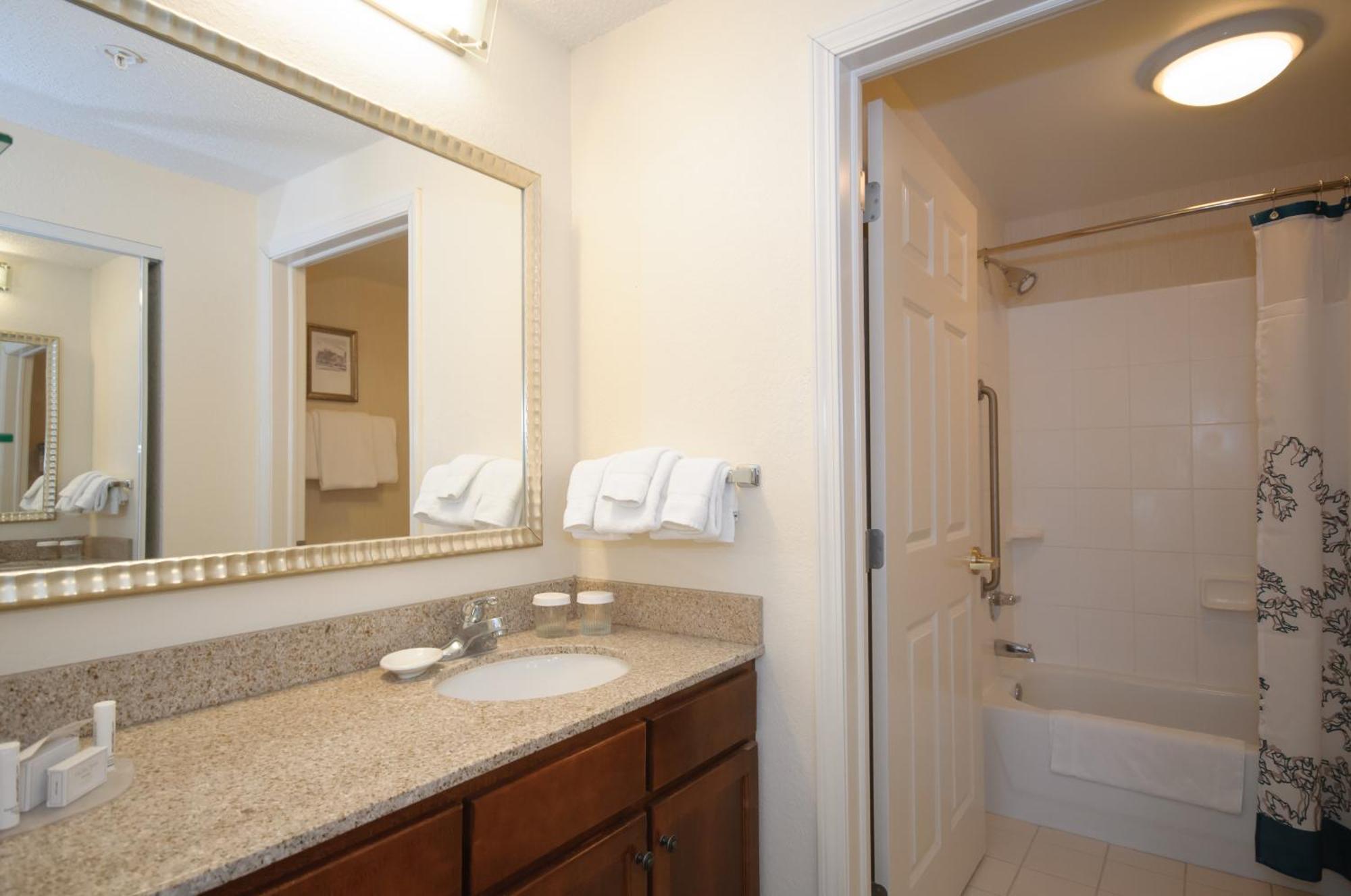 Residence Inn Rochester Mayo Clinic Area Экстерьер фото